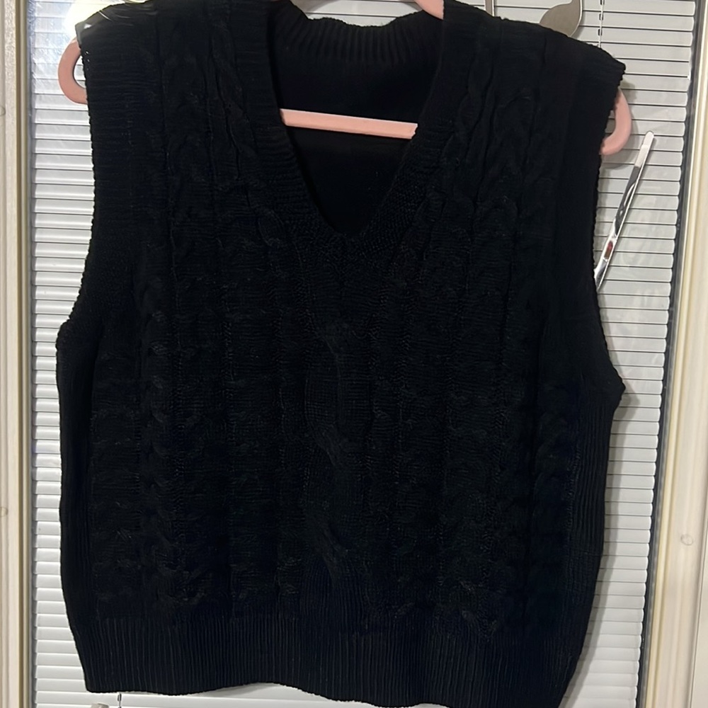 NIB SHEIN black knit v-neck vest.  Size S (R20) - Picture 3 of 3